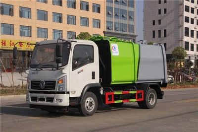 五十鈴餐廚垃圾車(chē)與五環(huán)牌餐廚垃圾車(chē)價(jià)格與配置深度解析